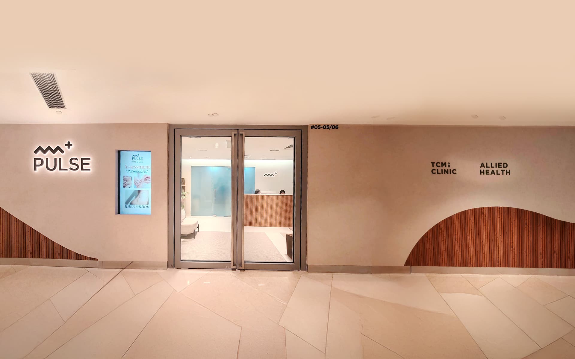 Signature Outlet interior-01 outside-min (1)