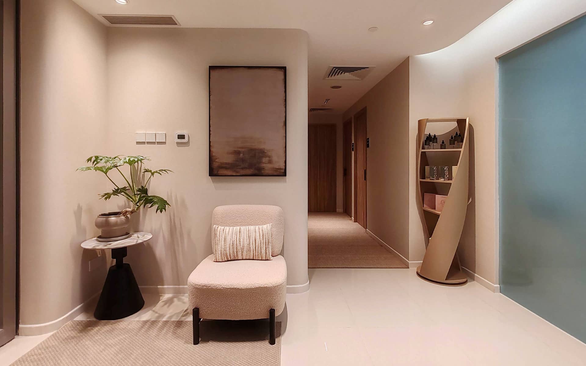 Signature Outlet interior-04 Treatment Room-min