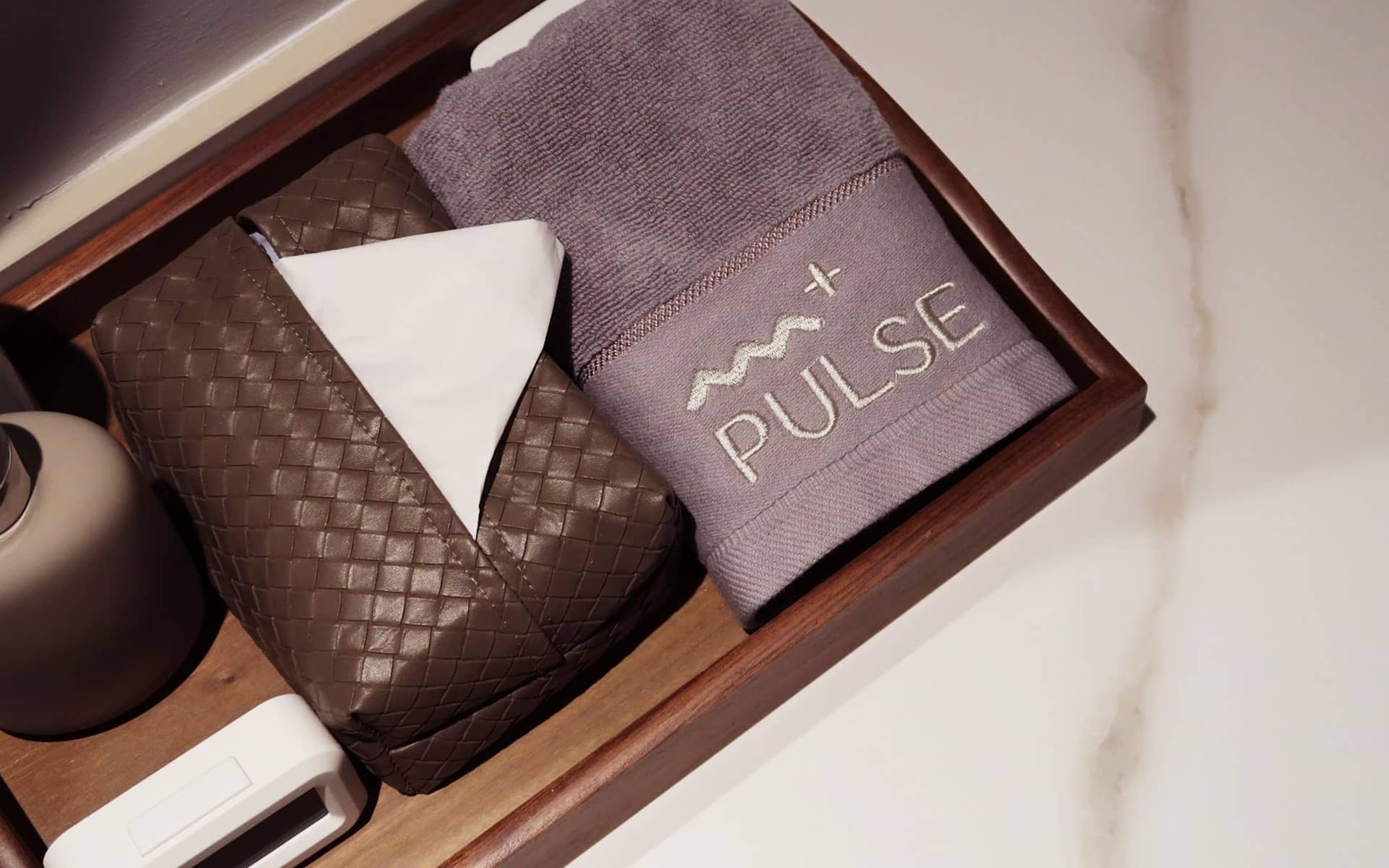 Signature Outlet interior-07 Towels-min